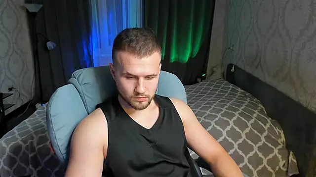 Snapshot of Vladik_b chatting on 03/02/25, 08:07 Vladik b online show from 03/02/25, 08:07