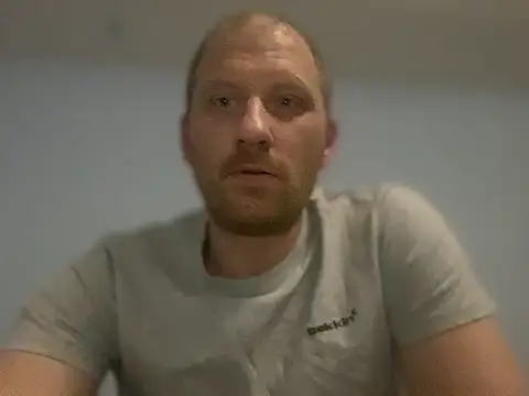 Krzysiekg123 online show from 02/11/25, 04:24