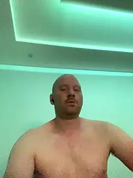 Krzysiekg123 online show from 09/30/25, 10:04