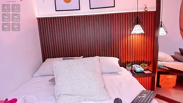 julietaevanns online show from 02/03/26, 02:53