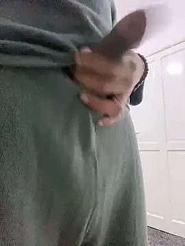 Snapshot of Fuckboy2535 chatting on 02/17/25, 05:53 Fuckboy2535 online show from 02/17/25, 05:53
