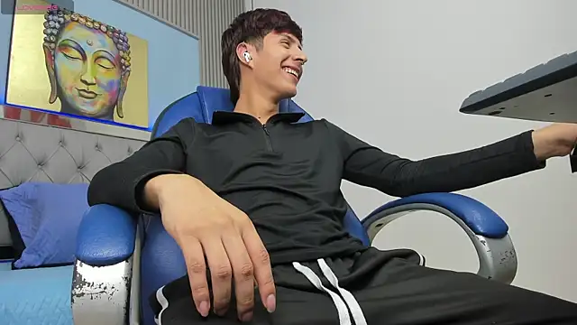 Snapshot of Estiv18_ chatting on 01/10/26, 02:46 Estiv18 online show from 01/10/26, 02:46