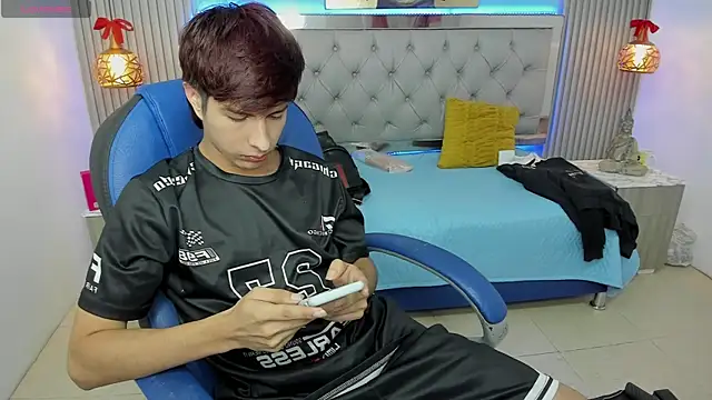 Snapshot of Estiv18_ chatting on 01/12/26, 02:50 Estiv18 online show from 01/12/26, 02:50