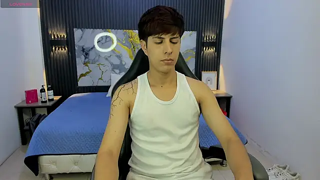 Snapshot of Estiv18_ chatting on 02/27/26, 04:34 Estiv18 online show from 02/27/26, 04:34