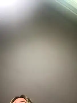 Snapshot of angelicasn0w chatting on 10/24/25, 01:18 angelicasn0w online show from 10/24/25, 01:18