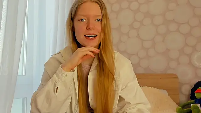 Snapshot of TheaGrayer chatting on 02/15/25, 04:47 TheaGrayer online show from 02/15/25, 04:47