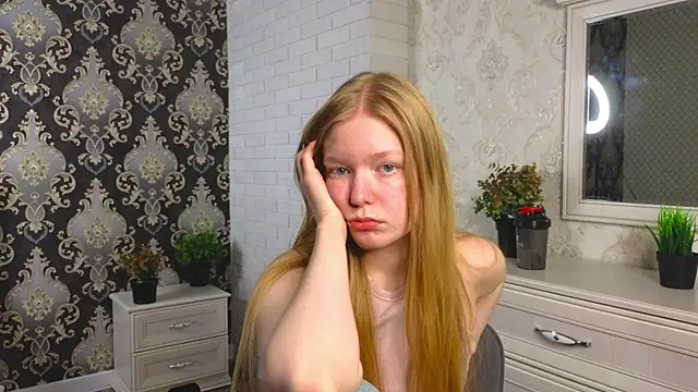 Snapshot of TheaGrayer chatting on 02/17/25, 11:13 TheaGrayer online show from 02/17/25, 11:13