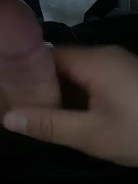 Snapshot of antoni_420 chatting on 10/21/25, 09:04 antoni 420 online show from 10/21/25, 09:04