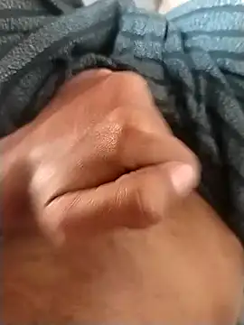 Snapshot of dreamboy3345 chatting on 11/12/25, 04:35 dreamboy3345 online show from 11/12/25, 04:35