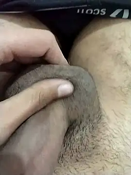 Snapshot of dreamboy3345 chatting on 01/17/26, 12:32 dreamboy3345 online show from 01/17/26, 12:32