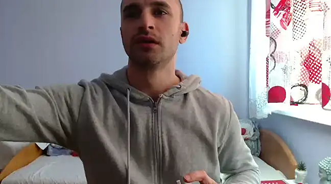 Snapshot of OskarBreno chatting on 02/18/25, 02:49 OskarBreno online show from 02/18/25, 02:49