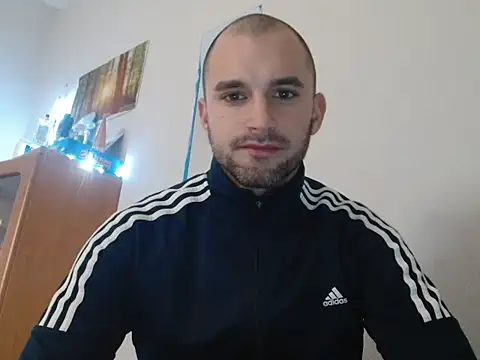 Snapshot of OskarBreno chatting on 04/15/26, 08:31 OskarBreno online show from 04/15/26, 08:31