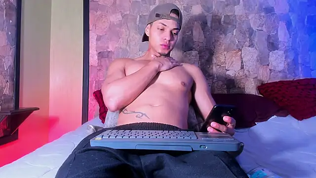 Snapshot of RyanGreys chatting on 02/20/25, 11:53 RyanGreys online show from 02/20/25, 11:53