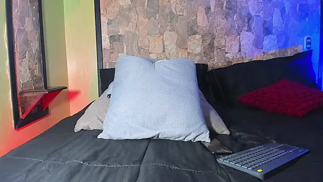 Snapshot of RyanGreys chatting on 03/06/25, 12:30 RyanGreys online show from 03/06/25, 12:30