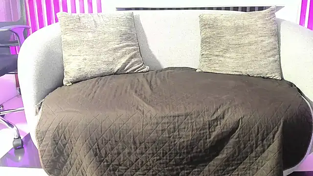 Snapshot of RyanGreys chatting on 09/27/25, 03:00 RyanGreys online show from 09/27/25, 03:00