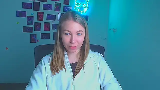 Snapshot of Dana_flowers chatting on 04/20/26, 05:43 Dana flowers online show from 04/20/26, 05:43