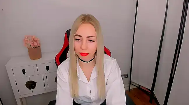 Snapshot of MargaritaRose chatting on 02/17/25, 06:37 MargaritaRose online show from 02/17/25, 06:37