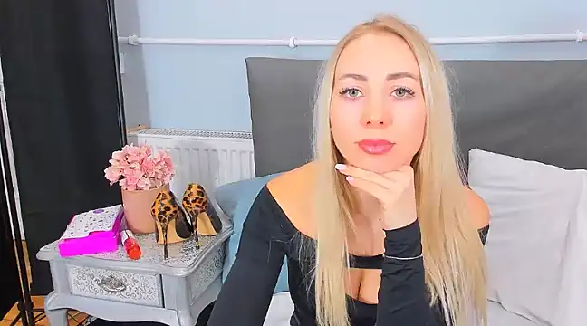 Snapshot of MargaritaRose chatting on 03/03/25, 06:44 MargaritaRose online show from 03/03/25, 06:44