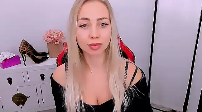 Snapshot of MargaritaRose chatting on 03/19/25, 06:34 MargaritaRose online show from 03/19/25, 06:34