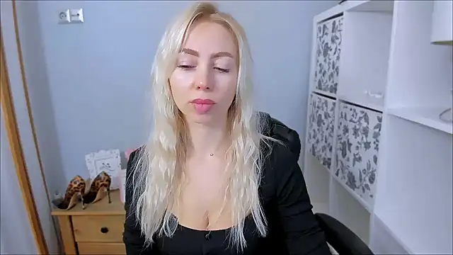 MargaritaRose online show from 11/17/25, 08:20