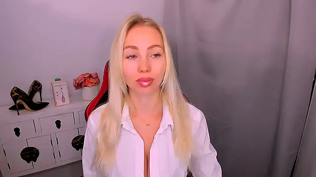 Snapshot of MargaritaRose chatting on 07/05/26, 05:03 MargaritaRose online show from 07/05/26, 05:03