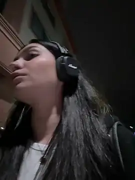 Snapshot of lunalovelee chatting on 09/24/25, 02:09 lunalovelee online show from 09/24/25, 02:09