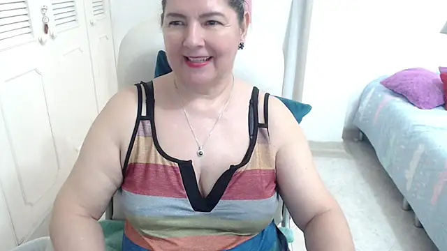 Snapshot of leonela_69 chatting on 04/15/26, 01:18 leonela 69 online show from 04/15/26, 01:18