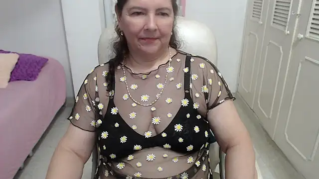 leonela 69 online show from 07/05/26, 04:19