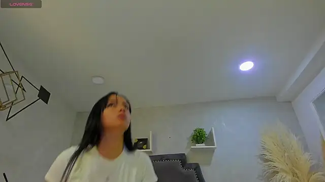 EmiliaRose  online show from 12/20/25, 08:49