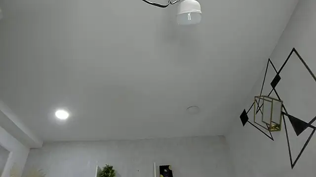 Snapshot of EmiliaRose_ chatting on 04/06/26, 08:43 EmiliaRose online show from 04/06/26, 08:43