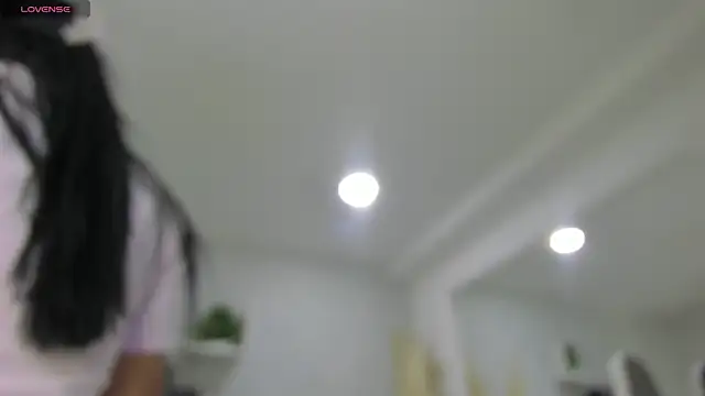 Snapshot of EmiliaRose_ chatting on 04/14/26, 10:16 EmiliaRose online show from 04/14/26, 10:16