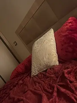 Snapshot of Yaraa3 chatting on 03/29/26, 02:55 Yaraa3 online show from 03/29/26, 02:55