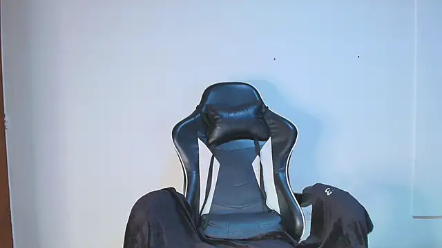 natasha steele online show from 11/04/25, 09:14