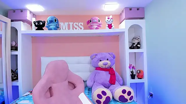 miss   megan online show from 09/15/25, 02:33