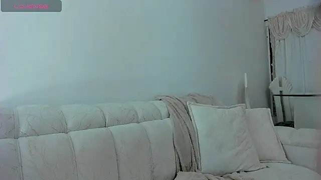 Snapshot of PamelaBliss chatting on 04/18/26, 01:09 PamelaBliss online show from 04/18/26, 01:09