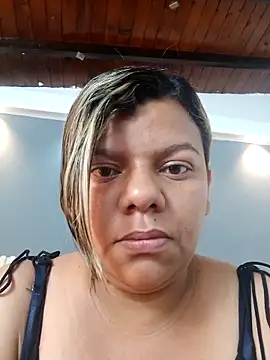 Snapshot of Aida-nicolle chatting on 02/17/25, 12:38 Aida-nicolle online show from 02/17/25, 12:38