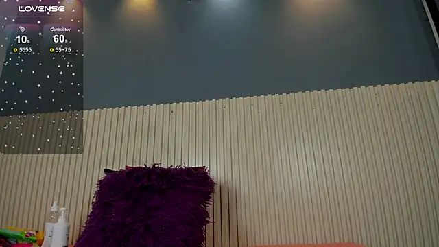 Snapshot of Aida-nicolle chatting on 02/18/25, 10:16 Aida-nicolle online show from 02/18/25, 10:16