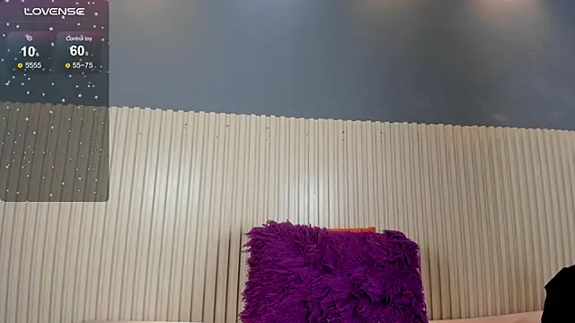 Snapshot of Aida-nicolle chatting on 02/19/25, 10:34 Aida-nicolle online show from 02/19/25, 10:34