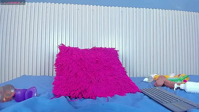 Snapshot of Aida-nicolle chatting on 03/05/25, 01:06 Aida-nicolle online show from 03/05/25, 01:06