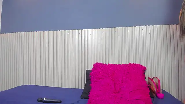 Snapshot of Aida-nicolle chatting on 09/10/25, 10:04 Aida-nicolle online show from 09/10/25, 10:04