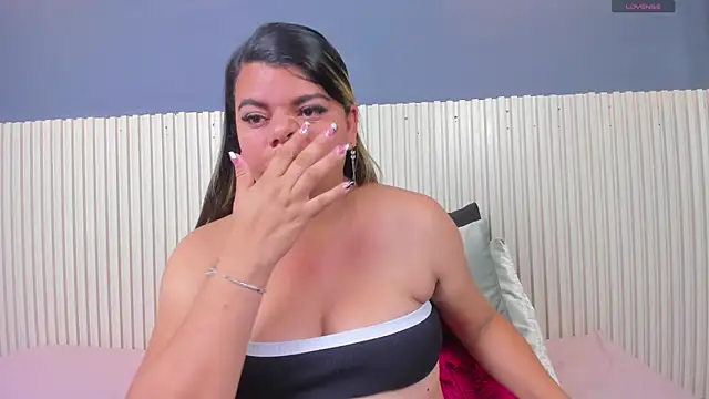 Snapshot of Aida-nicolle chatting on 10/03/25, 09:39 Aida-nicolle online show from 10/03/25, 09:39