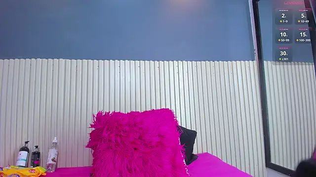 Snapshot of Aida-nicolle chatting on 11/28/25, 10:18 Aida-nicolle online show from 11/28/25, 10:18