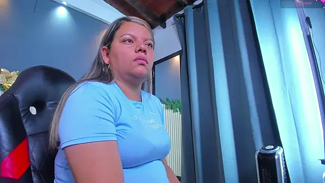 Snapshot of Aida-nicolle chatting on 12/17/25, 11:16 Aida-nicolle online show from 12/17/25, 11:16