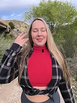 Snapshot of Mona_Plus chatting on 11/02/25, 07:33 Mona Plus online show from 11/02/25, 07:33