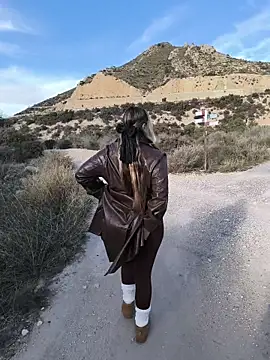 Snapshot of Mona_Plus chatting on 11/07/25, 02:50 Mona Plus online show from 11/07/25, 02:50