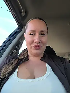 Snapshot of Mona_Plus chatting on 11/09/25, 08:01 Mona Plus online show from 11/09/25, 08:01