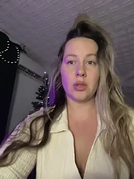 Snapshot of Mona_Plus chatting on 01/07/26, 06:05 Mona Plus online show from 01/07/26, 06:05