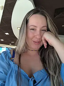 Snapshot of Mona_Plus chatting on 01/11/26, 10:20 Mona Plus online show from 01/11/26, 10:20