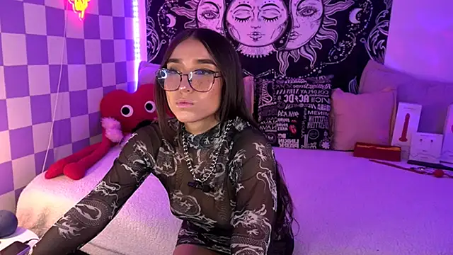 Snapshot of verosmit1 chatting on 03/18/25, 10:58 verosmit1 online show from 03/18/25, 10:58