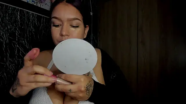 Bellota Girl online show from 10/18/25, 12:02